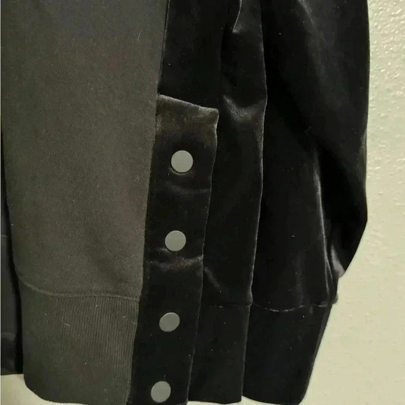 Athleta Sweatshirt Womens Small Black Retroplush Velvet Crew Neck Side Buttons - Picture 2 of 8